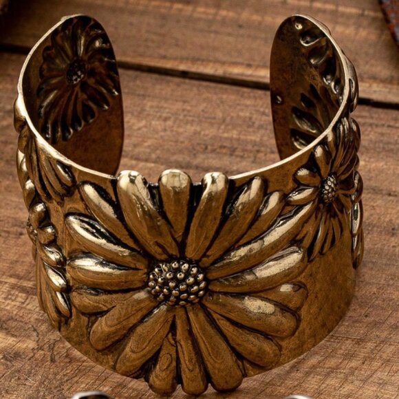 Boho Antique Gold Flower Cuff Bangle - Picture 2 of 4